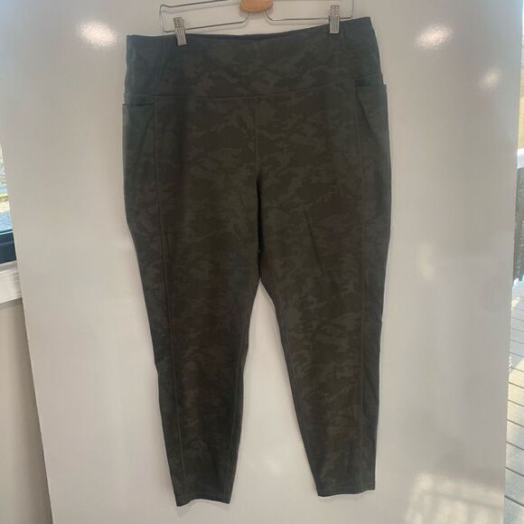 RBX Womens Brushed Back Cold Gear Leggings Seaweed Green Embossed Camo Size 2X - Picture 1 of 5